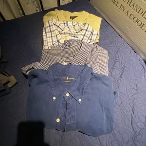 Bundle 4 mens button down shirts , 3 short sleeve and one long .
